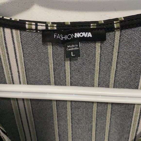 Striped white green and black crop top - Picture 3 of 3